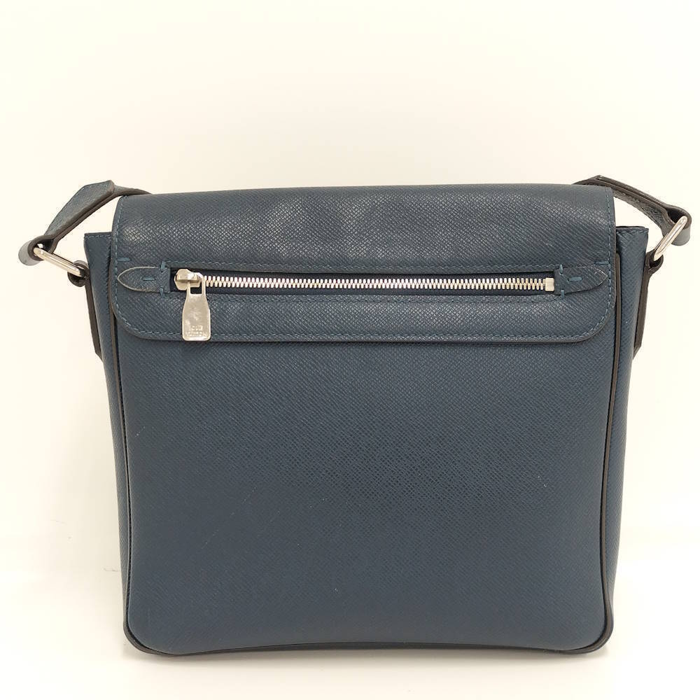 Louis Vuitton Bag Roman Taiga Shoulder Black